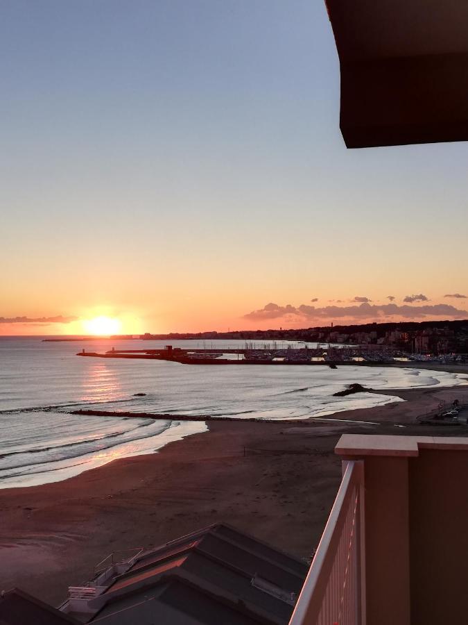 דירות נטונו La Terrazza Sul Tirreno מראה חיצוני תמונה